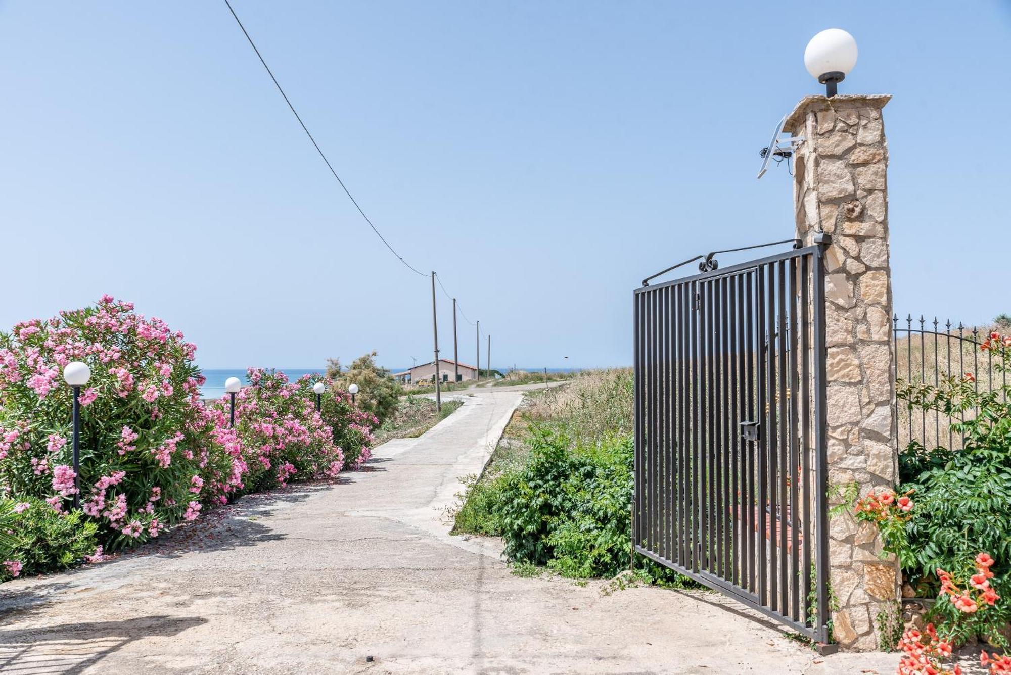 Villa Tre 'S' Montallegro Bagian luar foto